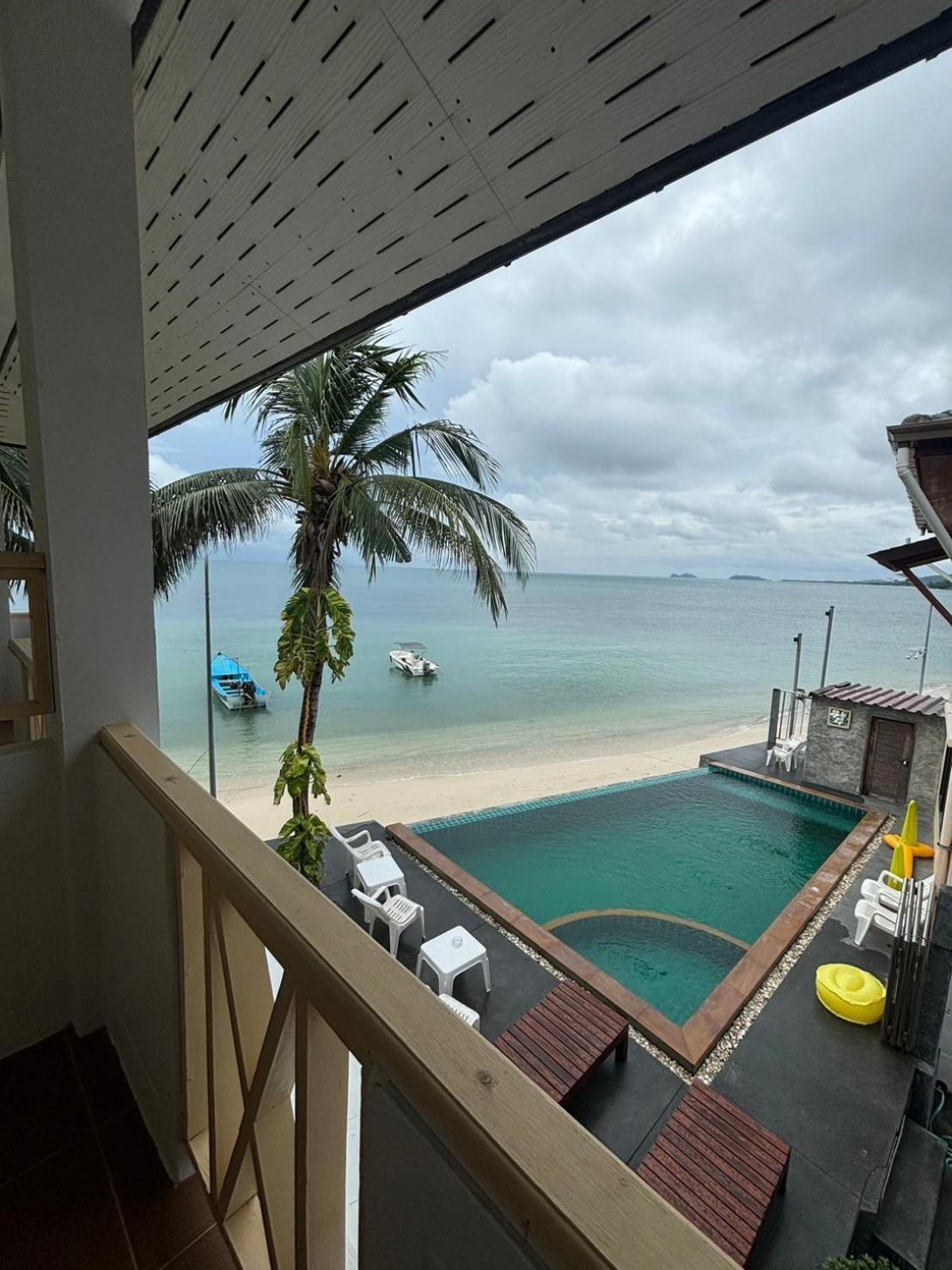 Rin Bay View מלון 3*